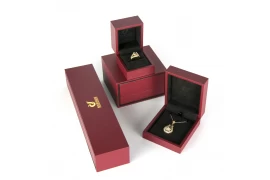 Luxury Red Custom Color Jewelry Box Plastic Box with Outer Packaging