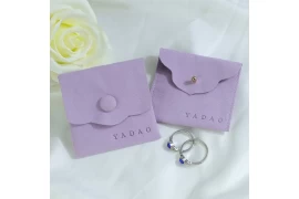 Beautiful mini pouch recommend!