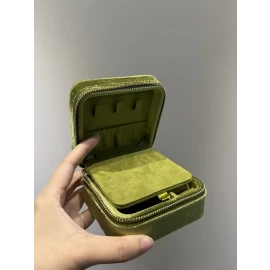 China soft velvet jewelry accessory make up Christmas birthday gift packaging mini travel case with mirror manufacturer