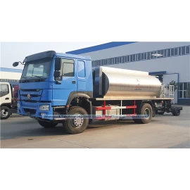 China HOWO 12cbm Asphalt Distributor truck manufacturer