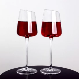 China Hand blown premium lead free crystal slanted rim wine glasses set of 2 manufacturer