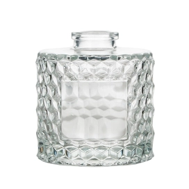 Cina Bottiglia con diffusore in vetro tagliato a diamante con area del marchio personalizzata 6 once produttore