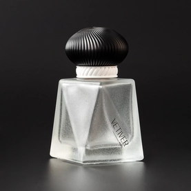 China Frosted White Glass Bottle Perfume Fragrance Bottle Wholesale manufacturer