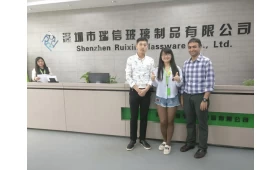 Bienvenidos clientes de Hong Kong Visite nuestra empresa para investigar