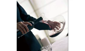 ワイン グラス デカンターを使用する方法?