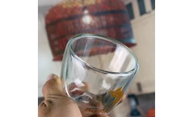 ما هي ميزة طبقة مزدوجة كأس الزجاج