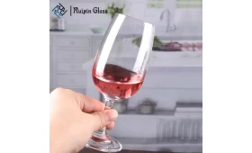 RuixinGlass でクリスタルワインのガラスメーカーを見つける