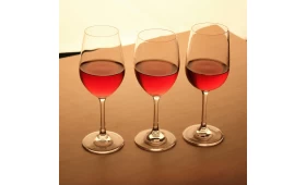 赤ワインのメガネの品質を特定する方法