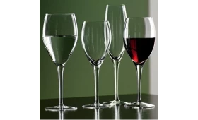 Por que os copos de vinho têm caules?