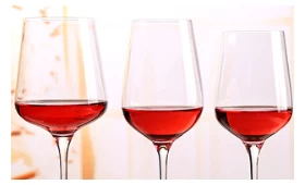 Les clients étrangers choisissent les fabricants de verre de vin rouge chinois
