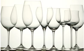 Die Form des Weinglases ist wichtig für die Weinprobe