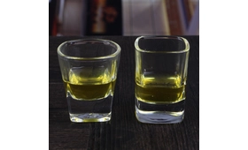 Was für ein Wein hat ein Schussglas