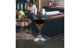 "The most expensive washing cup fee" is reasonable? Bring your own red wine is receive