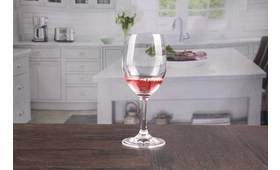 Why are the same red wine glass expensive and others cheaper