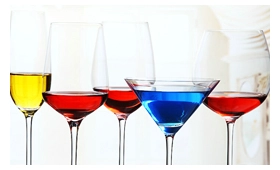 Qual é a diferença de aparência entre um copo de bordeaux e um copo de vinho Burgundy?