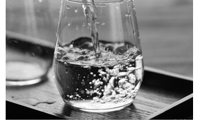 Glasbecher sind Ihre Gesundheit bevorzugt