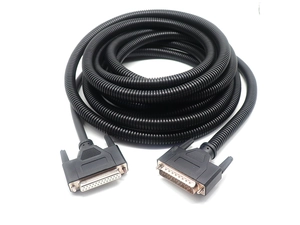 Çin Plastik Oluklu Boru ile Özelleştirilmiş RS-422 DB25 Pin Erkek - Dişi Uzatma Seri Kablosu üretici firma