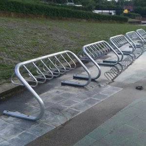 Soportes de estacionamiento para múltiples bicicletas con barra de bloqueo en forma de triángulo