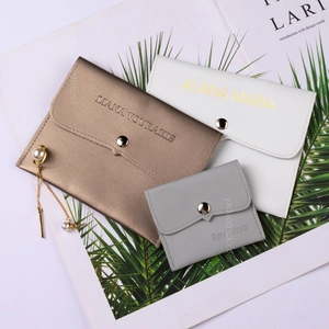 YADAO elegante pelle PU stile classico bottone anelli collane gioielli accessori regali confezione sacchetto borsa