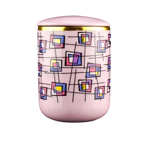 374-ml-Keramikkerzenhalter mit Deckel in kühlem Lila mit mehrfarbigem Blockmuster im Großhandel