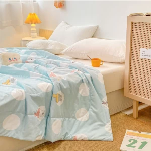 Моющиеся мягкие и дышащие антибактериальные одеяла для кроватей Китайская фабрика детских стеганых одеял