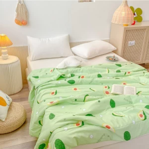 Ультрамягкое одеяло с принтом Летнее одеяло Стеганое полиэфирное одеяло Китайская фабрика роскошных стеганых одеял
