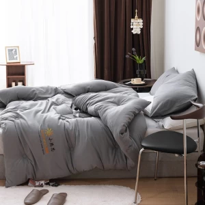 แกนความร้อนขนาดเล็ก 200x230 ซม. ผ้าพันคออุ่นลงทุกฤดูผู้ผลิต OEM Bed Comforter ที่ระบายอากาศได้