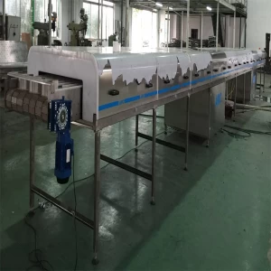 Chine Le plus récent tunnel de refroidissement entièrement automatique pour bouteilles de boissons, conçu pour économiser des coûts fabricant