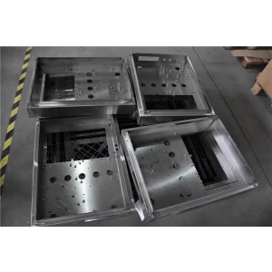 Китай stainless steel welding contron box tapping with bolt производителя