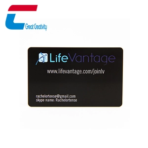 Biglietti da visita in plastica nera stampati personalizzati