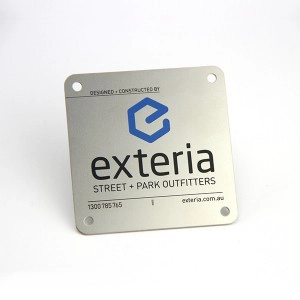 새겨진된 금속 이름 플레이트