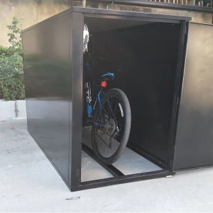 El almacenamiento de bicicletas al aire libre arroja una base metálica para el refugio de estacionamiento de bicicletas