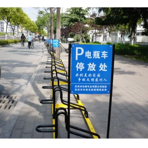 Freistehendes, universelles, bodenmontiertes Parksystem für Motorräder, Fahrräder, E-Bike