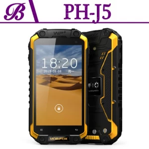 4.3 pollici 2G 3G Quad Core 1 + 16G 1280 * 720 della macchina fotografica anteriore 2.0M 8.0M posteriore Supporta GPS WIFI BT Militare Android Phone