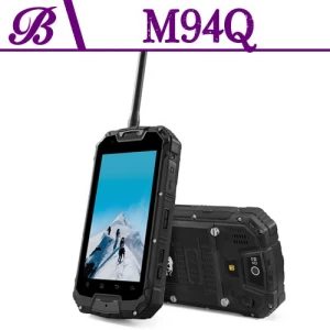 4,5 pouces 1G + 4G 540 * 960 caméra frontale 2.0MP caméra arrière 8.0MP Batterie 4700 mA Talkie Walkie Smartphone M94Q