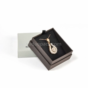 Elegante scatola portagioie in cartone con coperchio separato