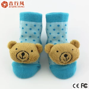China melhor fabricante de meias de bebê, meias de bebê de algodão fofas personalizadas com decoração de boneca de urso
