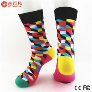 Melhor fabricante de produtos de meias China e expoter, algodão colorido atacado moda meias para homens