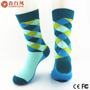 China meias meias de homens de algodão colorido de alta qualidade por atacado, moda fábrica