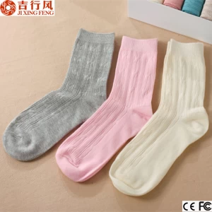 Venda por atacado personalizado venda quente meninas meias de algodão colorido