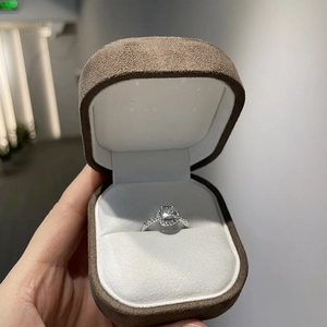 Schmuckschatulle aus braunem Wildleder, Schlitzeinsatz, Ringverpackung, Geschenkbox, Diamantschmuck-Verpackungsbox