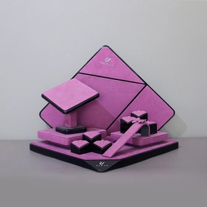 unique purple color window jewelry display counter jewelry display props diamond shape jewelry display set