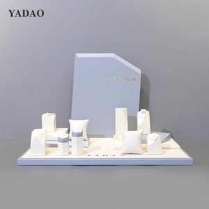 lacquer painting wooden jewelry display window jewelry display set pu leather jewelry display props