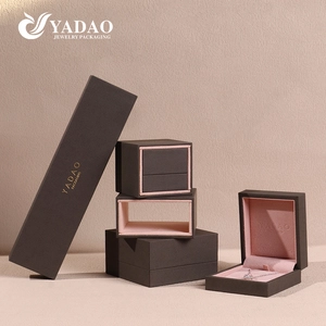 YADAO Schmuckschatulle mit brauner Schublade – Premium-Spezialpapier- und Mikrofaserverpackung für Ringe, Anhänger, Armreifen und Armbänder