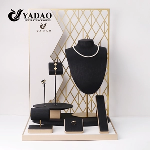 YADAO presenta la nuova collezione di espositori per gioielli in nero e oro per elevare le esperienze di vendita al dettaglio di lusso