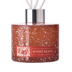 Wholesale custom Christmas brown empty glass diffuser bottles for holiday decorations