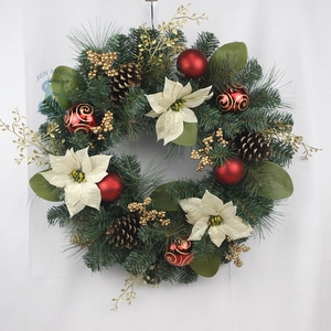 Senmasine 24 Zoll künstlicher Weihnachtskranz mit Tannennadel, Tannenzapfen, Weihnachtsstern, roter Kugel, goldenem Beerenzweig