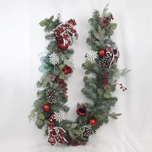Senmasine 1,8 m lange Weihnachtsgirlande mit Tannenzapfen, roten Beeren, Zweigen, Tannennadeln, Glocken, Ornamenten, Schleifen, Party, Festival, Hängedekoration