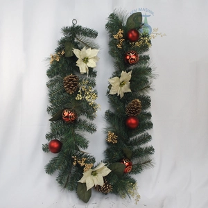 Senmasine 1,8 m lange Weihnachtsgirlanden für den Innenbereich mit Weihnachtsstern, Tannenzapfen, künstlichen PVC-Kugeln mit gemischten Tannennadeln und roten Kugeln