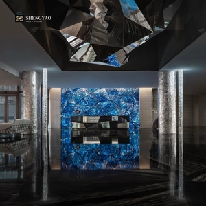 Parete retroilluminata in diaspro blu sodalite per hotel